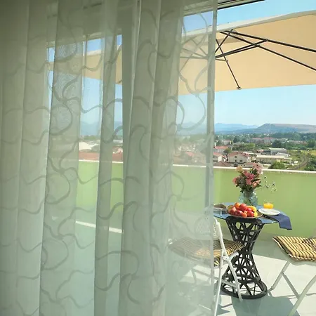Neretva Apartament *
