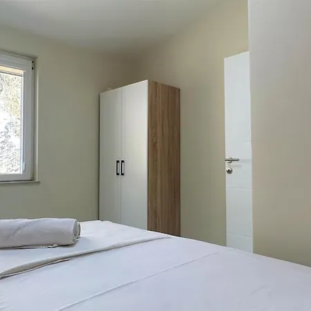 Neretva Apartament *